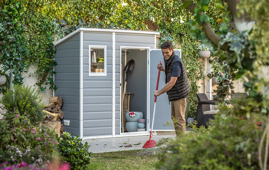 KETER MANOR PENT 6X4 PLASTIC SHED DO